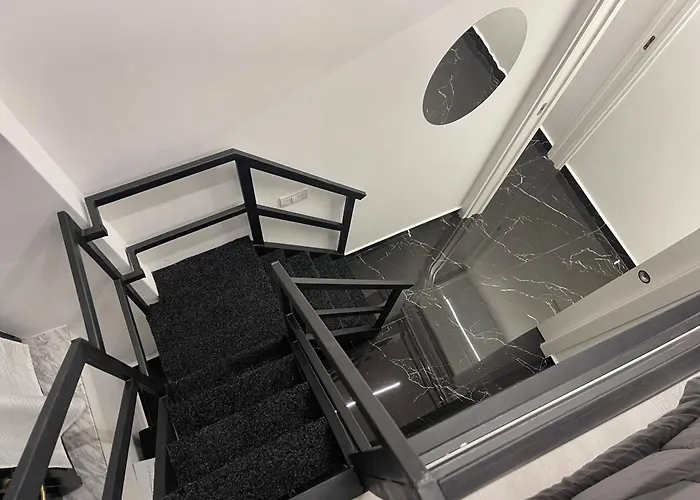 Lux House Naples Airport